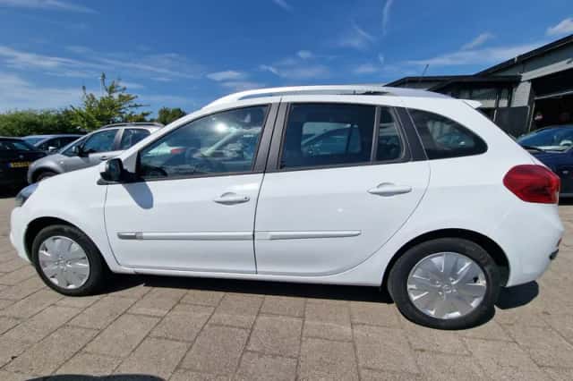 Renault Clio (2012) thumbnail 3