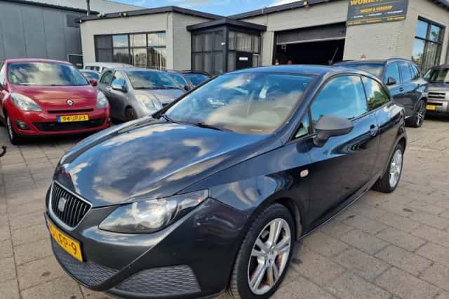 SEAT Ibiza (2010) thumbnail 1