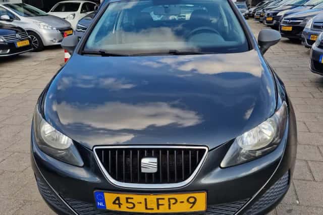 SEAT Ibiza (2010) thumbnail 2