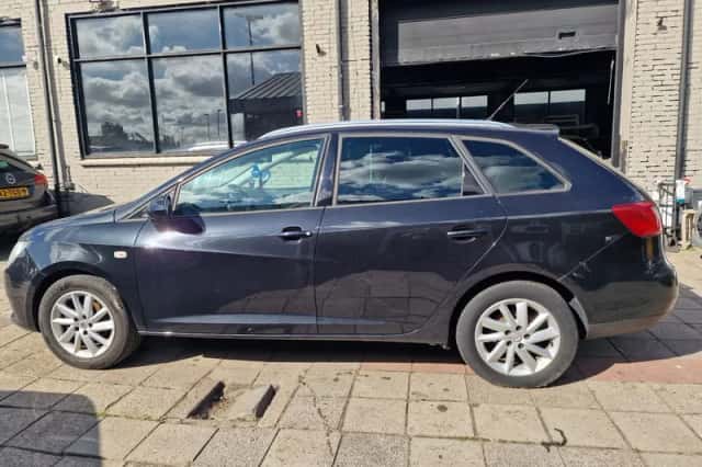 SEAT Ibiza (2012) thumbnail 3