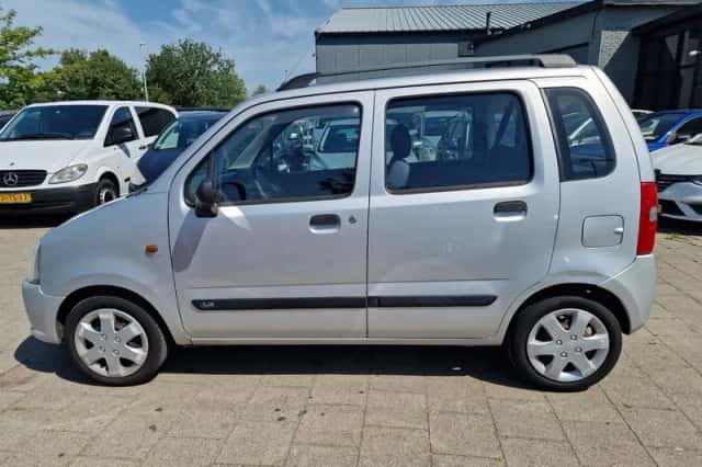 Suzuki Wagon R+ (2004) thumbnail 3