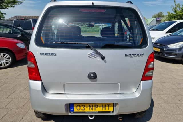 Suzuki Wagon R+ (2004) thumbnail 5