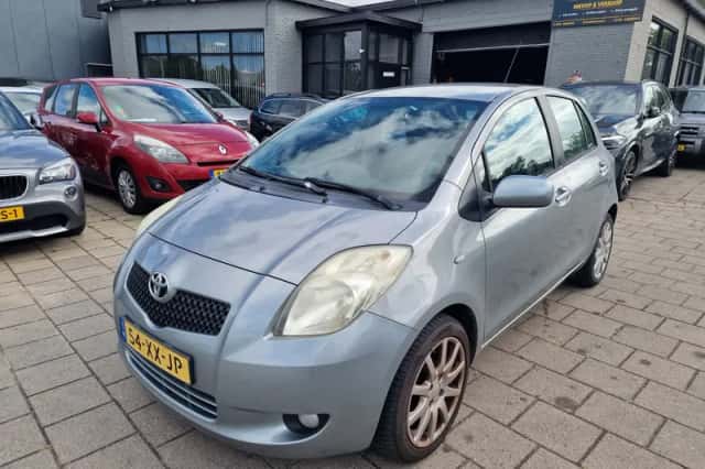 Toyota Yaris (2008) thumbnail 1