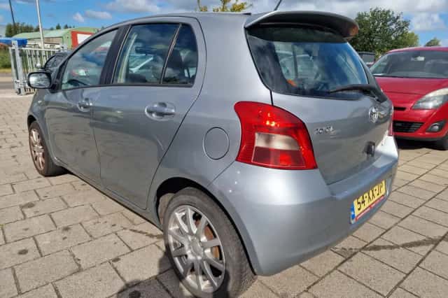 Toyota Yaris (2008) thumbnail 4
