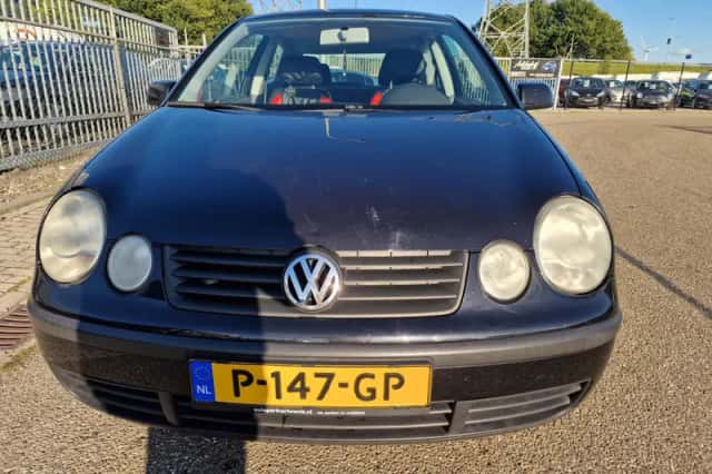 Volkswagen Polo (2003) thumbnail 2
