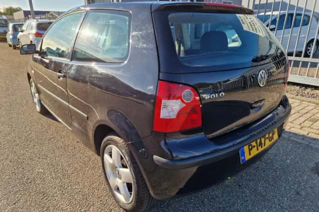 Volkswagen Polo (2003) thumbnail 4