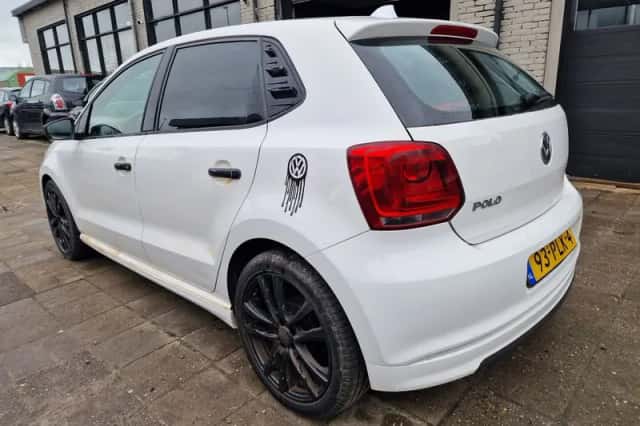 Volkswagen Polo (2011) thumbnail 4