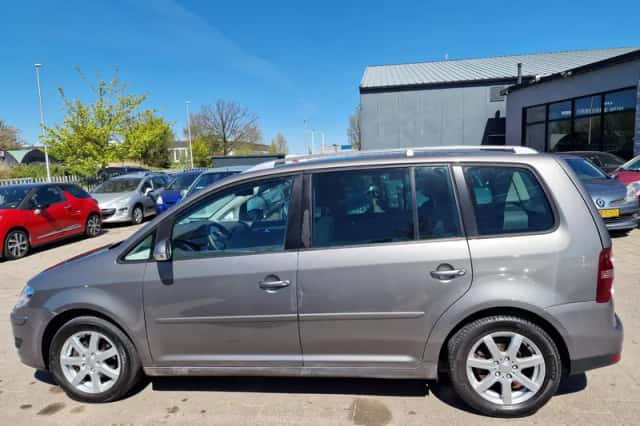 Volkswagen Touran (2007) thumbnail 3