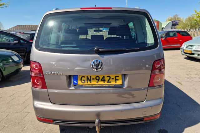 Volkswagen Touran (2007) thumbnail 5