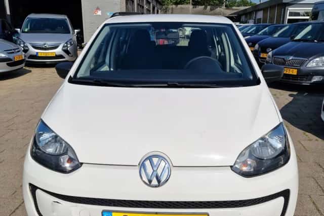 Volkswagen Up! (2013) thumbnail 2