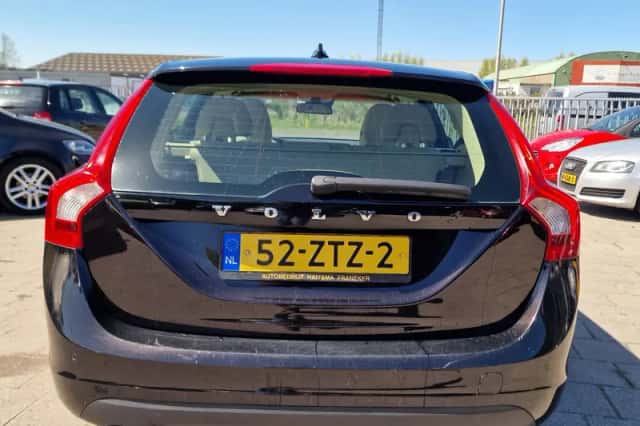 Volvo V60 (2013) thumbnail 5