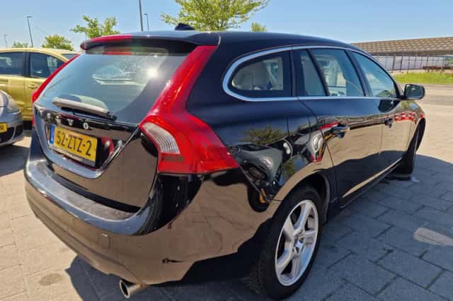 Volvo V60 (2013) thumbnail 6