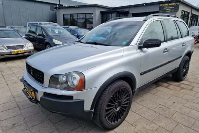 Volvo XC90 (2003) thumbnail 1