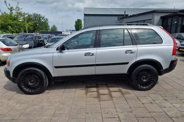 Volvo XC90 (2003) thumbnail 3