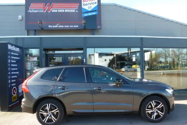 Volvo XC60 (2021) thumbnail 3