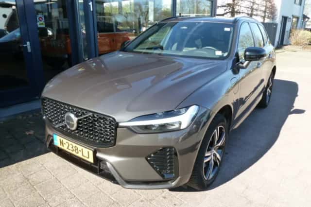 Volvo XC60 (2021) thumbnail 4