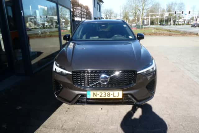 Volvo XC60 (2021) thumbnail 5