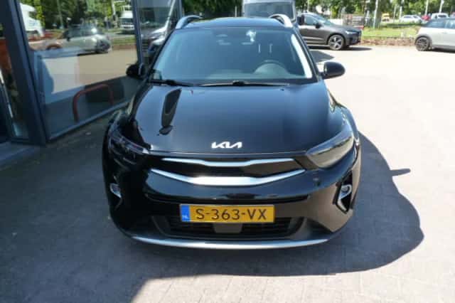 Kia Stonic (2023) thumbnail 5