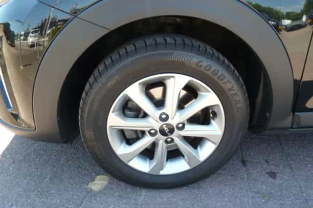 Kia Stonic (2023) thumbnail 6