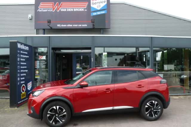 Peugeot 2008 (2020) thumbnail 1