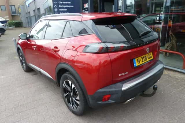 Peugeot 2008 (2020) thumbnail 4