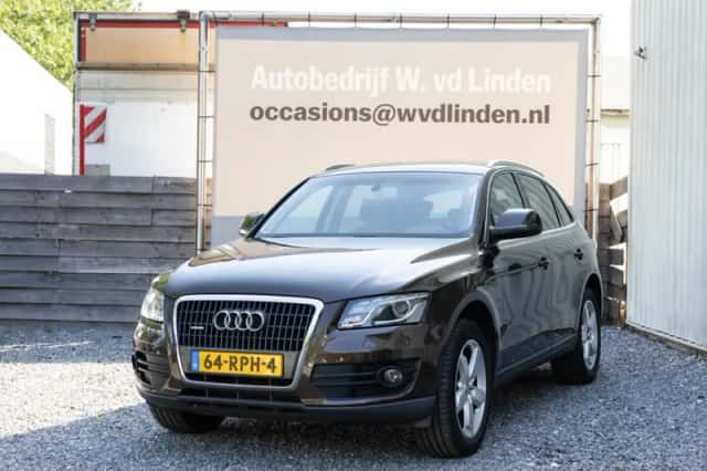 Audi Q5 (2011) thumbnail 2
