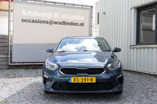 Kia Ceed (2019) thumbnail 3