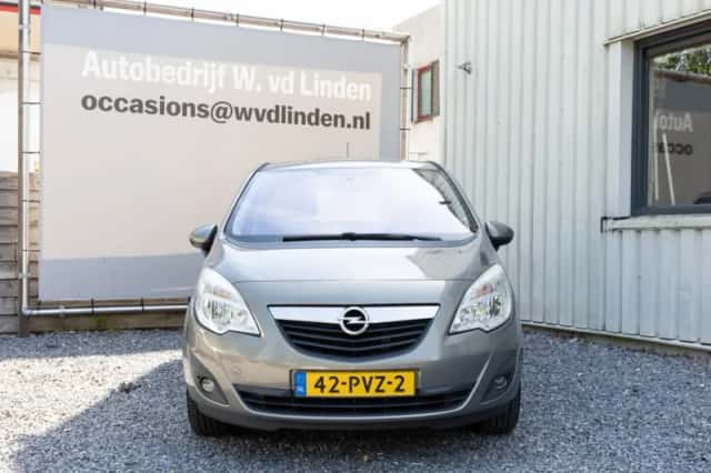 Opel Meriva (2010) thumbnail 3