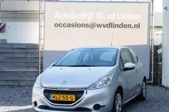 Peugeot 208 (2015) thumbnail 1