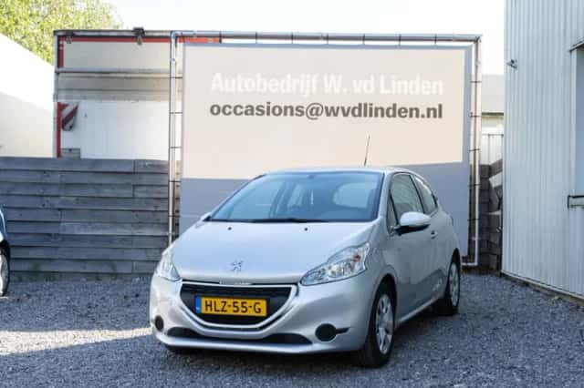 Peugeot 208 (2015) thumbnail 2