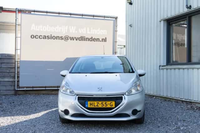 Peugeot 208 (2015) thumbnail 3