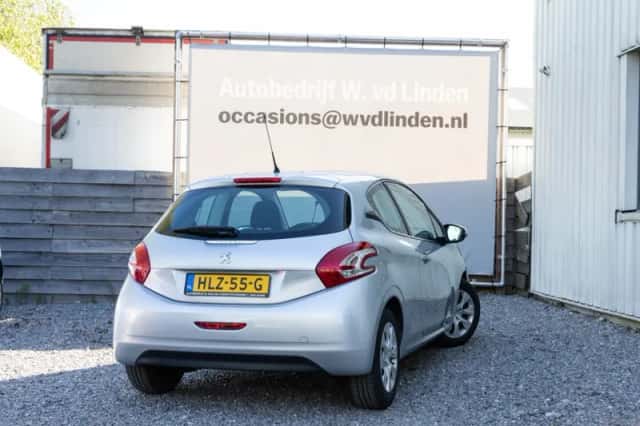 Peugeot 208 (2015) thumbnail 5