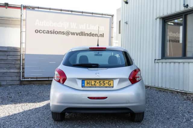 Peugeot 208 (2015) thumbnail 6