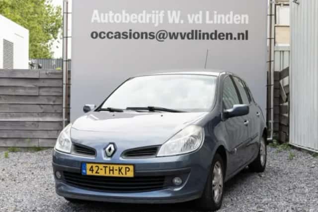 Renault Clio (2006) thumbnail 1