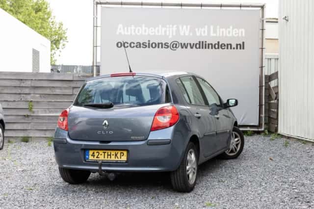 Renault Clio (2006) thumbnail 5