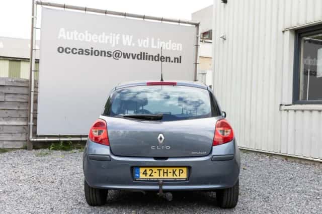 Renault Clio (2006) thumbnail 6