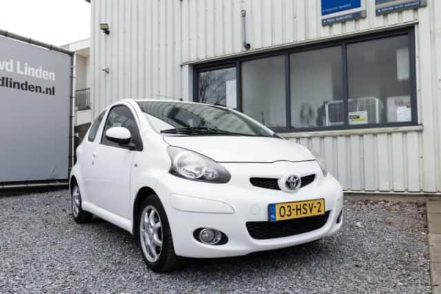 Toyota Aygo (2009) thumbnail 4