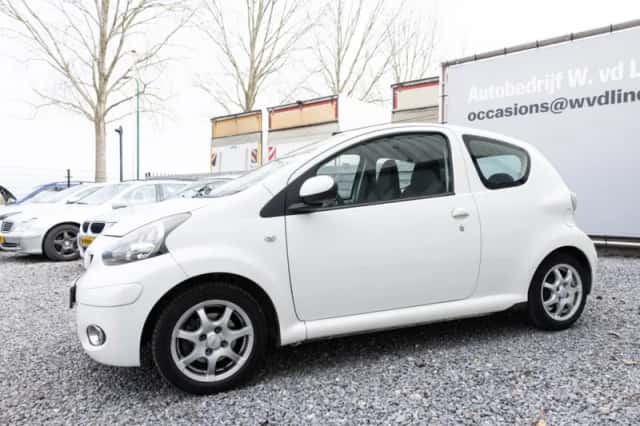 Toyota Aygo (2009) thumbnail 5