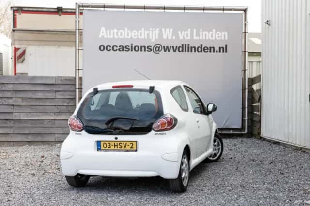 Toyota Aygo (2009) thumbnail 6