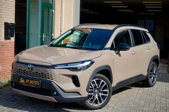 Toyota Corolla Cross (2025) thumbnail 1