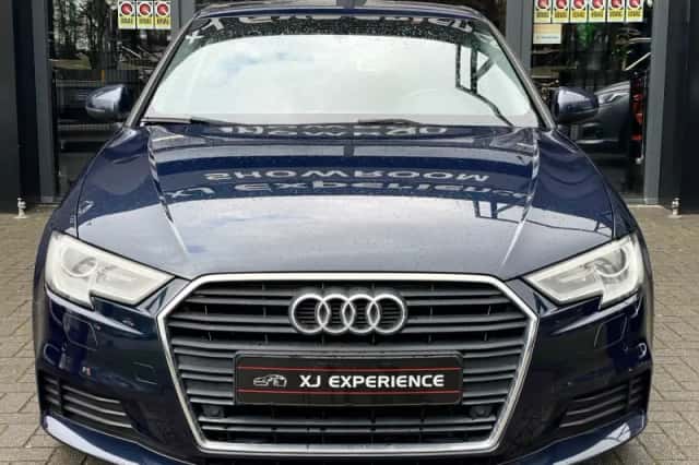 Audi A3 (2016) thumbnail 2
