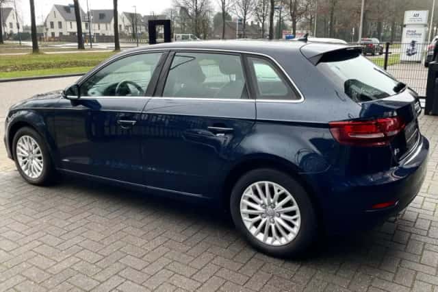 Audi A3 (2016) thumbnail 5