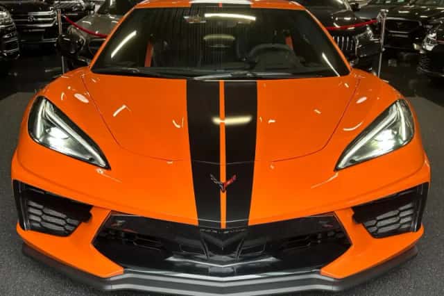 Chevrolet Corvette (2023) thumbnail 2