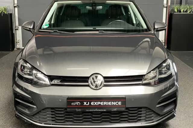 Volkswagen Golf (2018) thumbnail 1