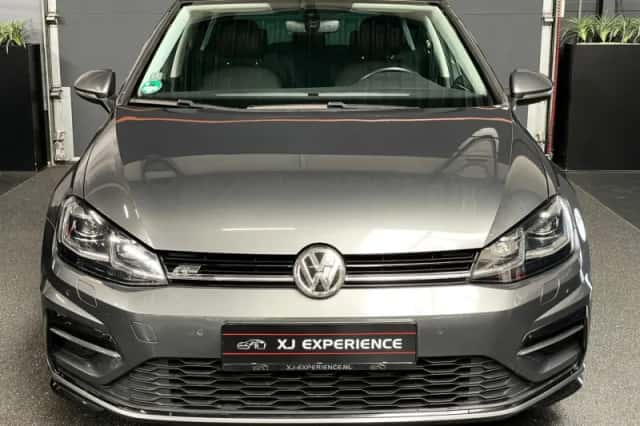 Volkswagen Golf (2018) thumbnail 2