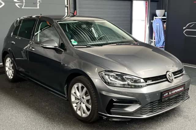 Volkswagen Golf (2018) thumbnail 3