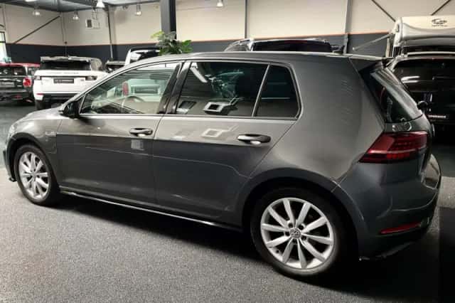 Volkswagen Golf (2018) thumbnail 5