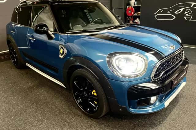 MINI Cooper (2017) thumbnail 4