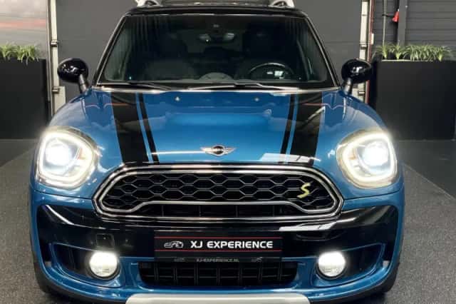MINI Cooper (2017) thumbnail 3