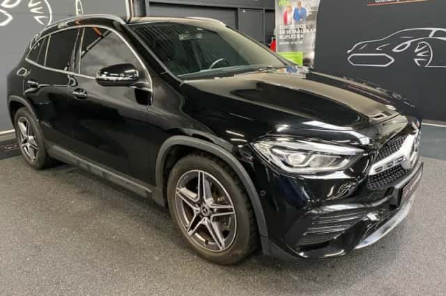 Mercedes-Benz GLA (2022) thumbnail 3